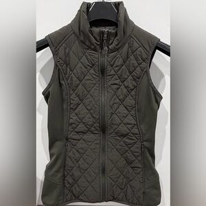 Athleta Quilted Vest in Deep Green